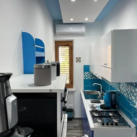 Blue House Apartment *
